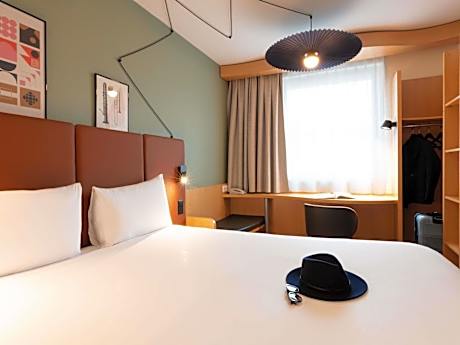 Standard Room with 1 Double Bed