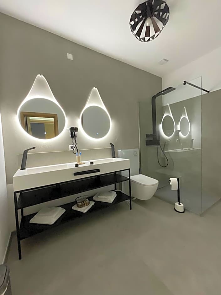 Hotel Residenz Luxury - Outletcity - Parken - Klima - 24h Check-In