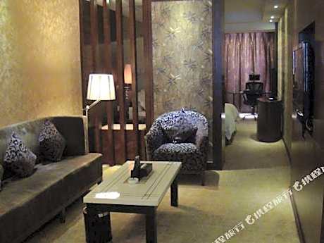 Dazhou Huayang Hotel (City Center Plaza Branch)