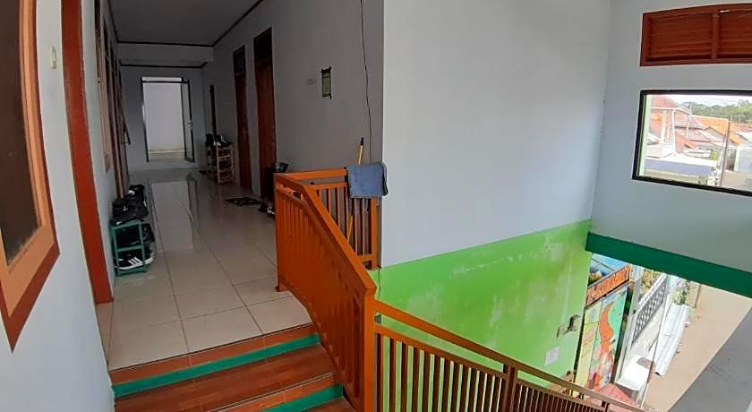 OYO Life 2884 Wisma Jatnika Syariah