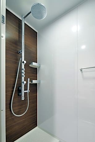 Bunk bed room - 3 adults, Non-Smoking (2 Large Twin Beds and 1 Twin Bunk Bed)