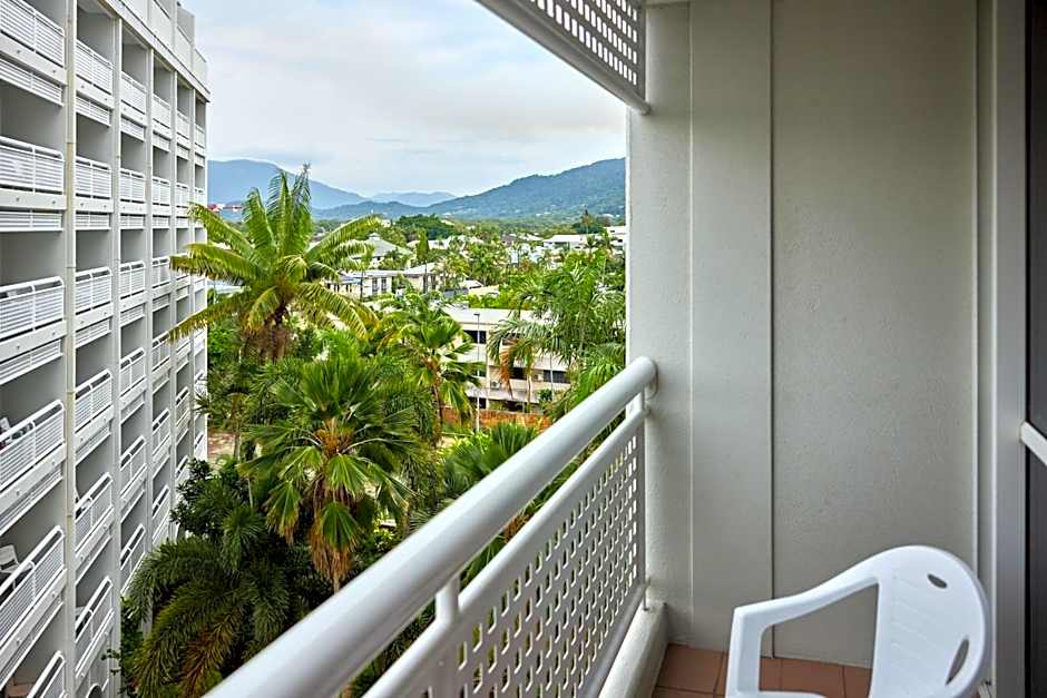 Cairns Harbourside Hotel