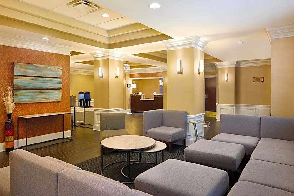 Holiday Inn Express & Suites Alpharetta - Windward Parkway by IHG