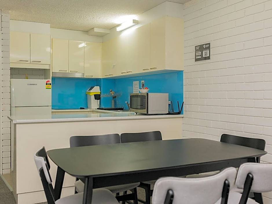 Trickett Gardens Holiday Inn