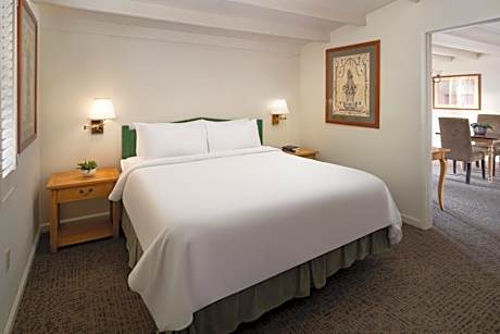 One-Bedroom Casita with King Bed and Patio