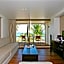Holland House Beach Hotel