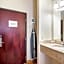 OYO Townhouse Clute Lake Jackson