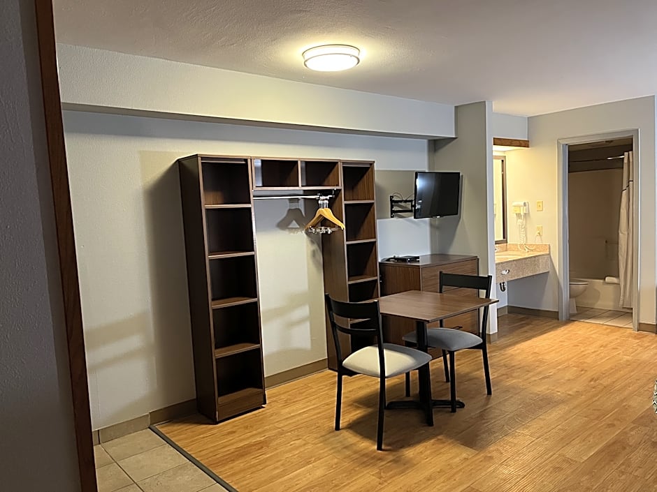 HomeTowne Studios Amarillo West