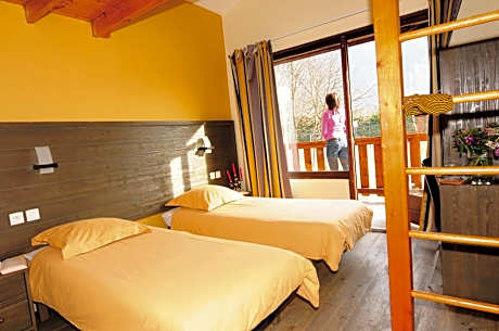 Standard Double or Twin Room (1Adult+1Child)