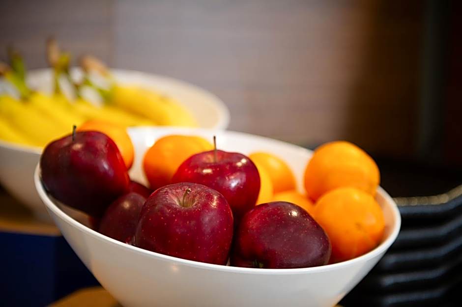 Holiday Inn Express & Suites Hayward By IHG