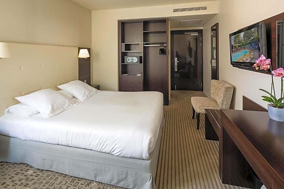 Mercure Aix-en-Provence La Duranne Gare TGV