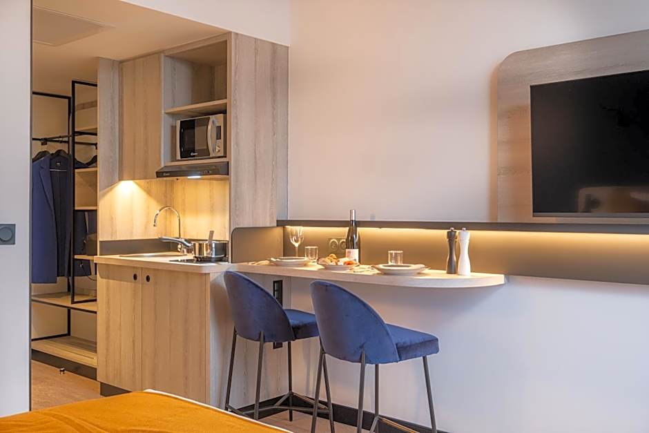 KYRIAD Tours Sud - Ballan Mire