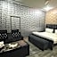Hotel Sareena Residence