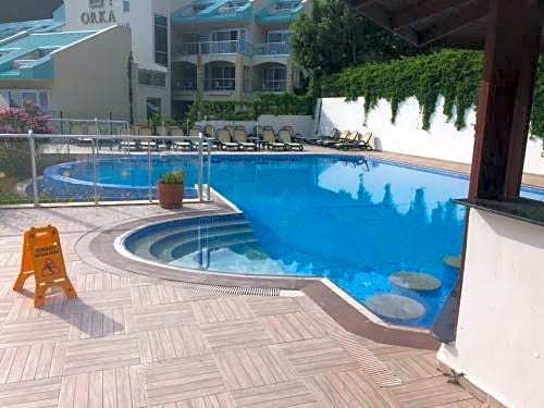 Golden Life Heights Deluxe Suite Hotel - Adult Only