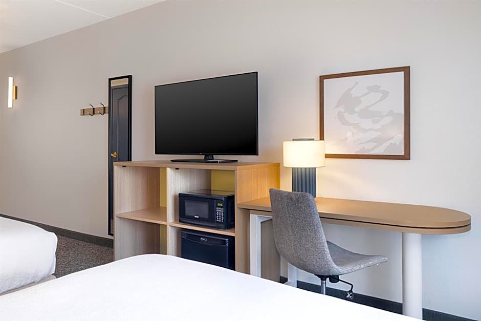 Spark by Hilton California Lexington Park