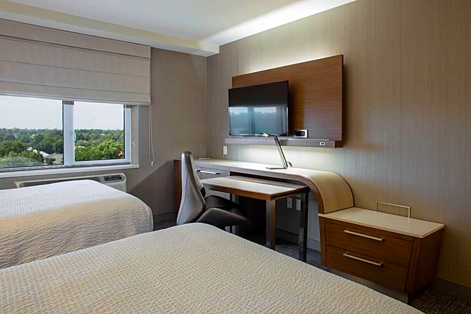 Courtyard by Marriott New York Queens/Fresh Meadows