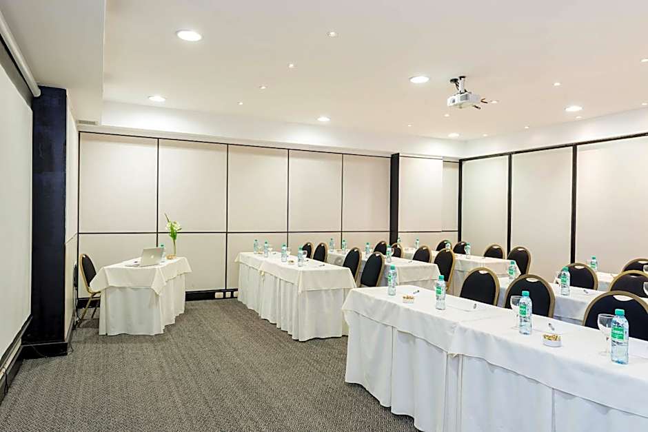 Loi Suites Recoleta Hotel