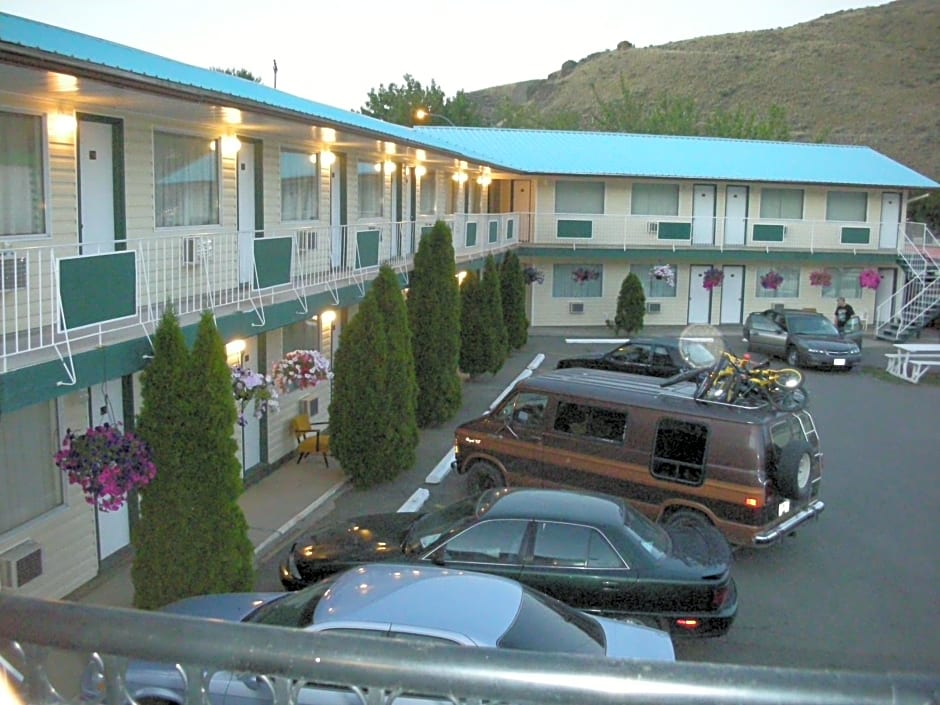 Cache Creek Inn