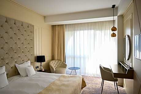 Executive Triple Room with Balcony