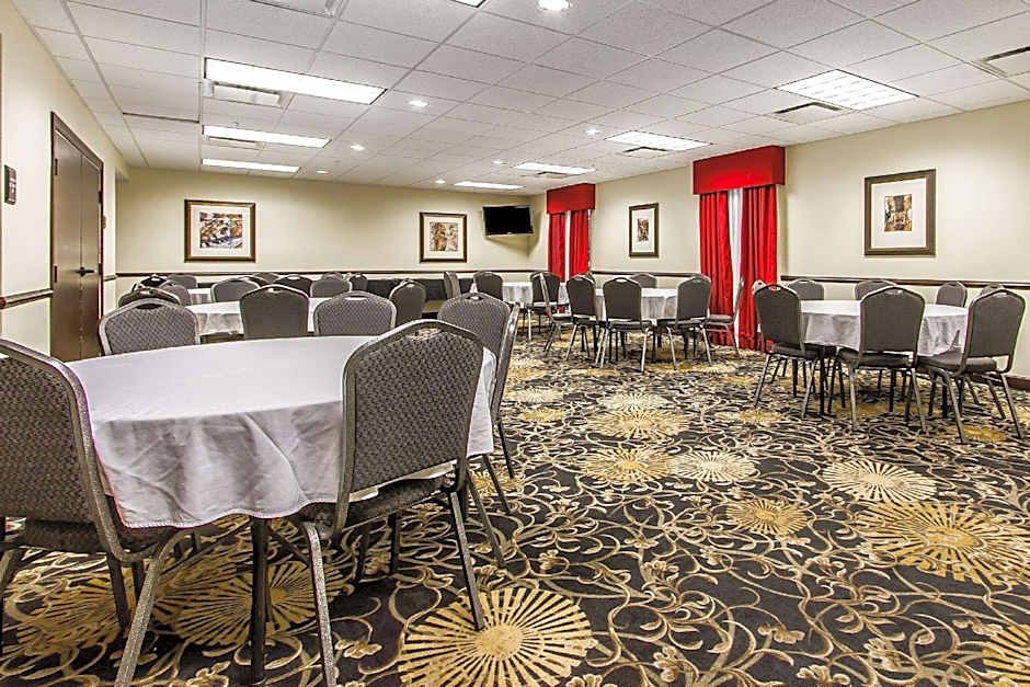 Evangeline Downs Hotel, an Ascend Collection Hotel