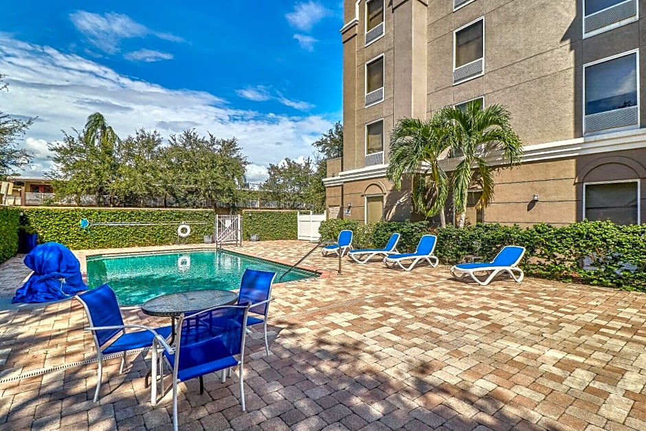 Holiday Inn Express Hotel & Suites Clearwater US 19 North By IHG