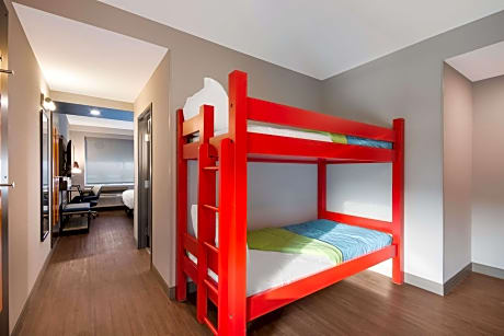 King Suite with Bunk Beds