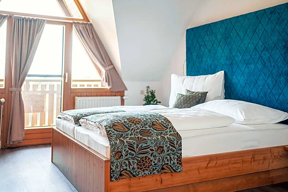 Photo 1 of 4 of Double Room