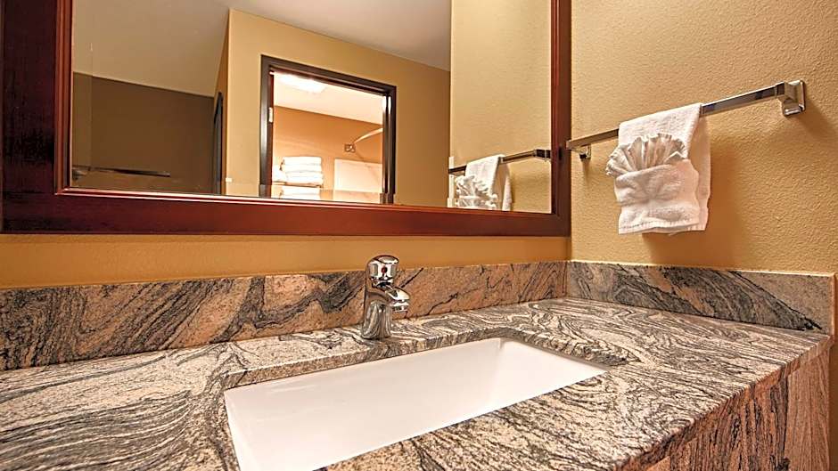 Best Western Plus Prairie Inn
