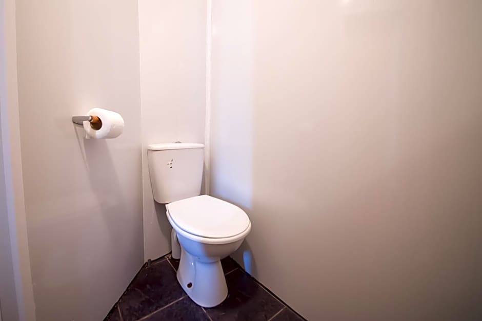 MyRoomz Hollingdales Hotel