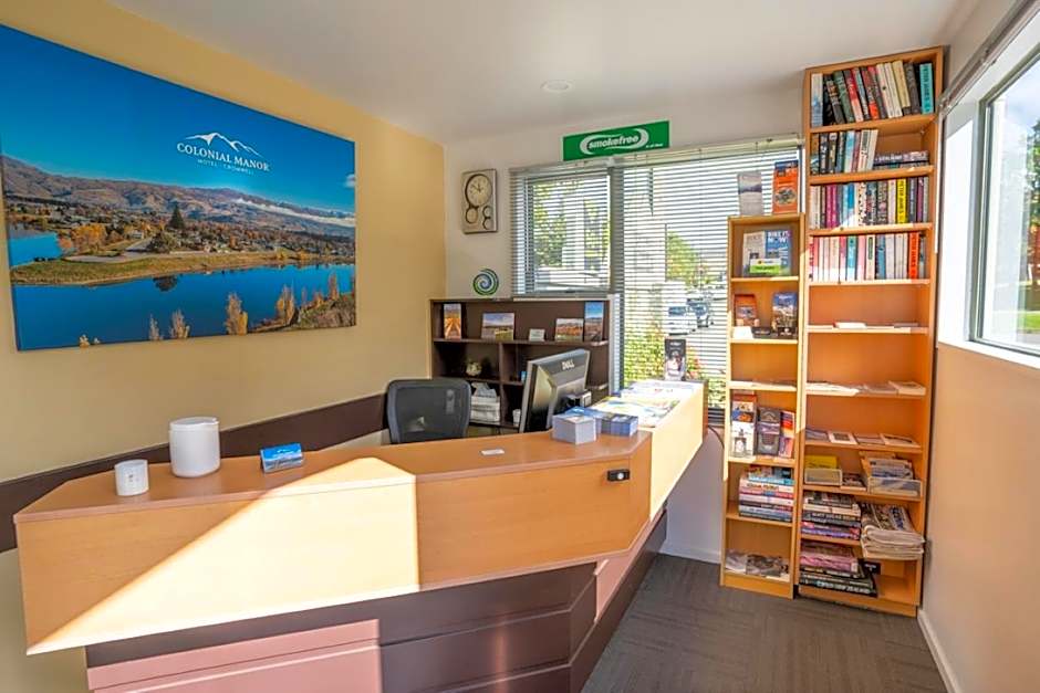 Colonial Manor Motel