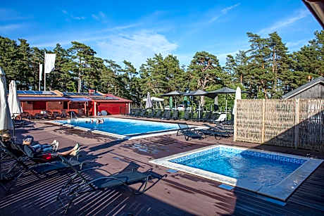 Ljugarn Semesterby
