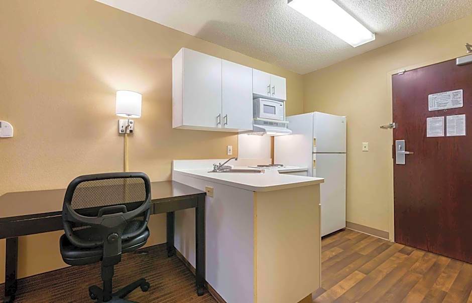 Extended Stay America Suites - Rockford - I-90