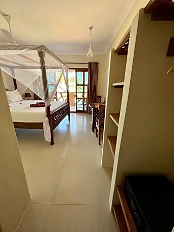 Double Room with Balcony and Sea View