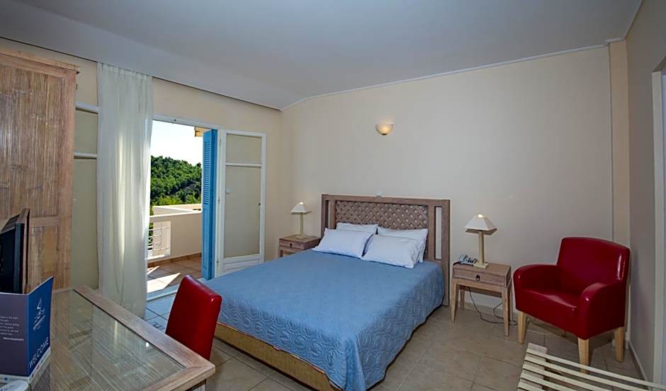 Alonissos Beach Bungalows And Suites Hotel
