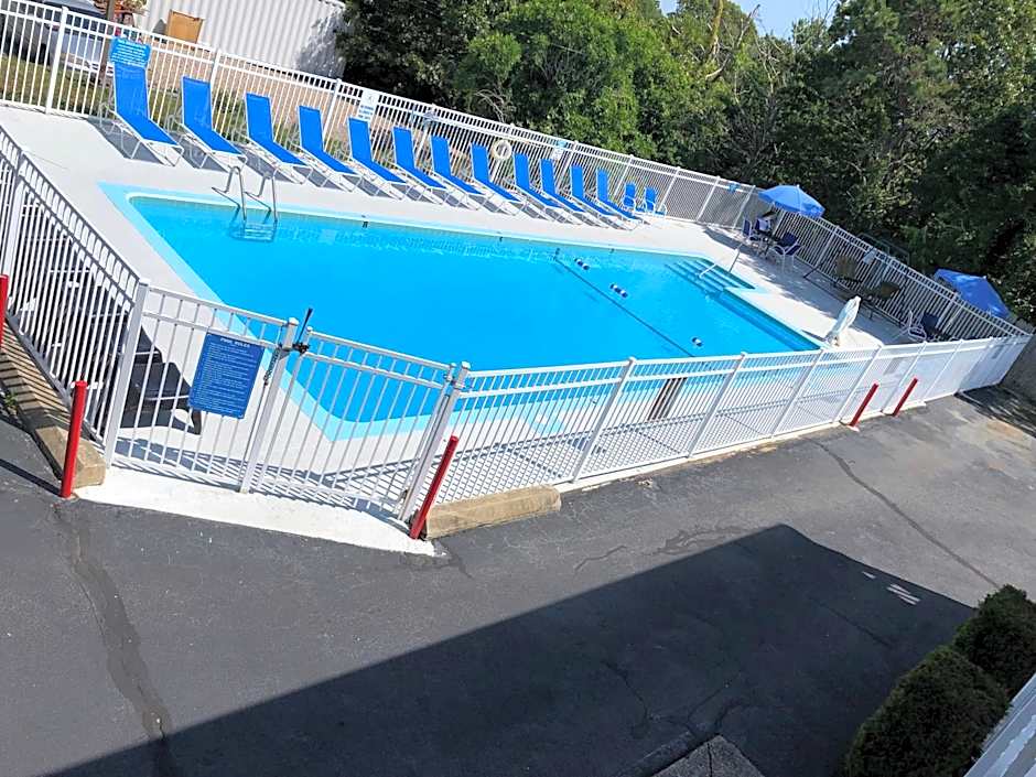 Travelodge by Wyndham Cape Cod Area