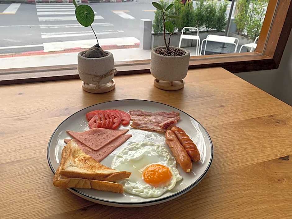 Moonlight Cafe and Hotel