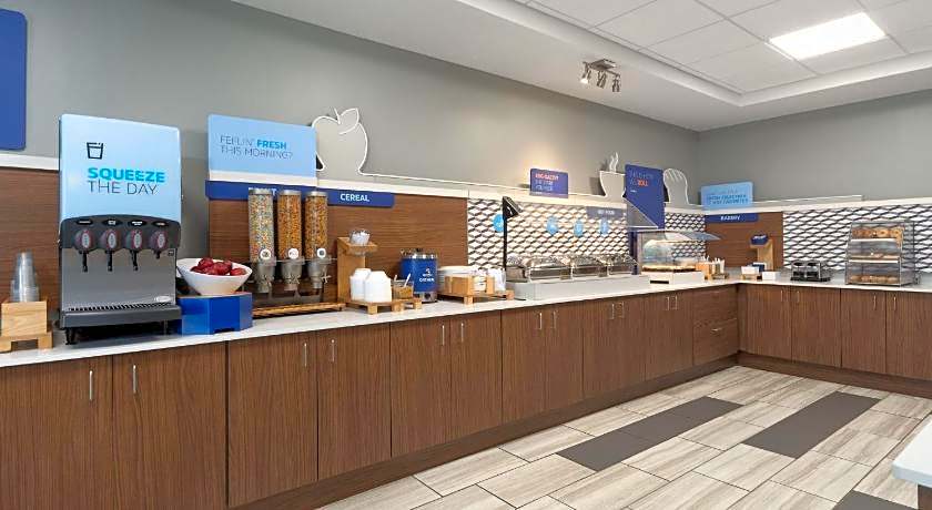 Holiday Inn Express Hotel &amp; Suites Saginaw By IHG