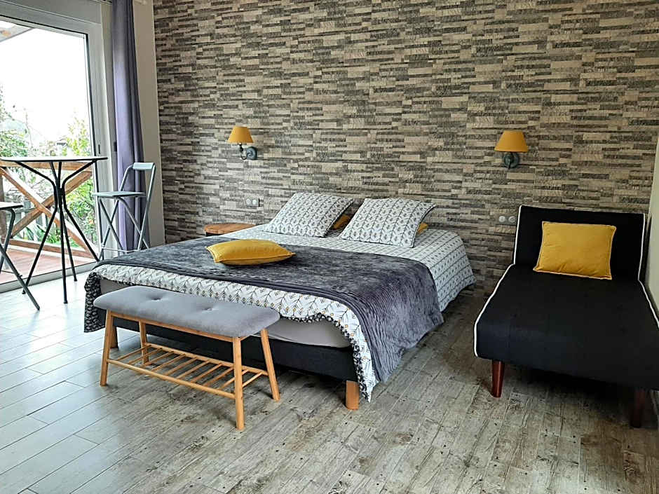 La Croisee des Sentiers