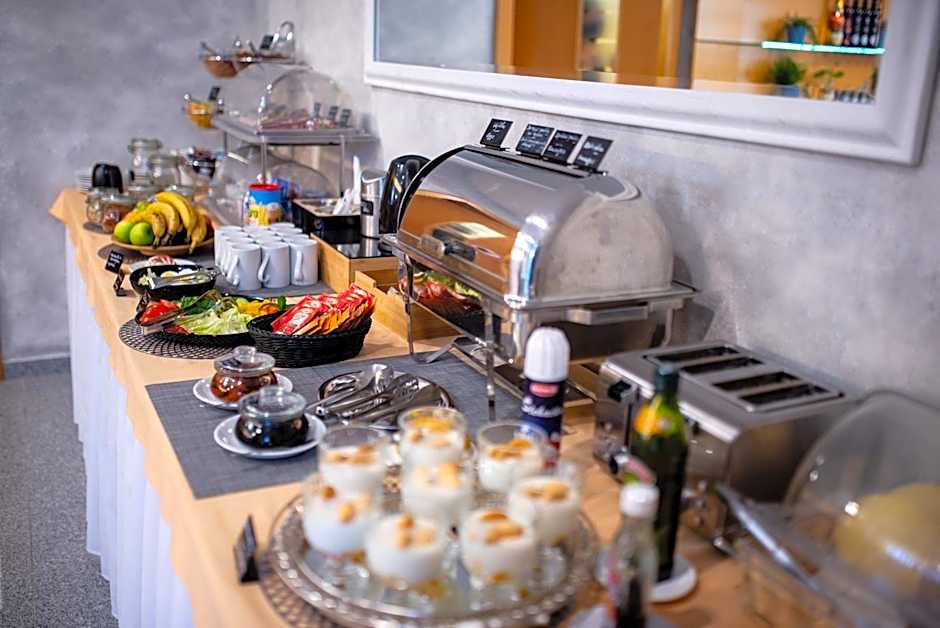 Felicity Garni Hotel