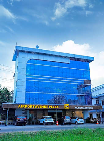 Airport Avenue Plaza