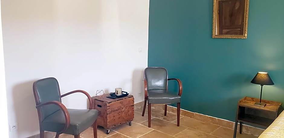 "Les Lauriers" chambre indépendante avec terrasse privée