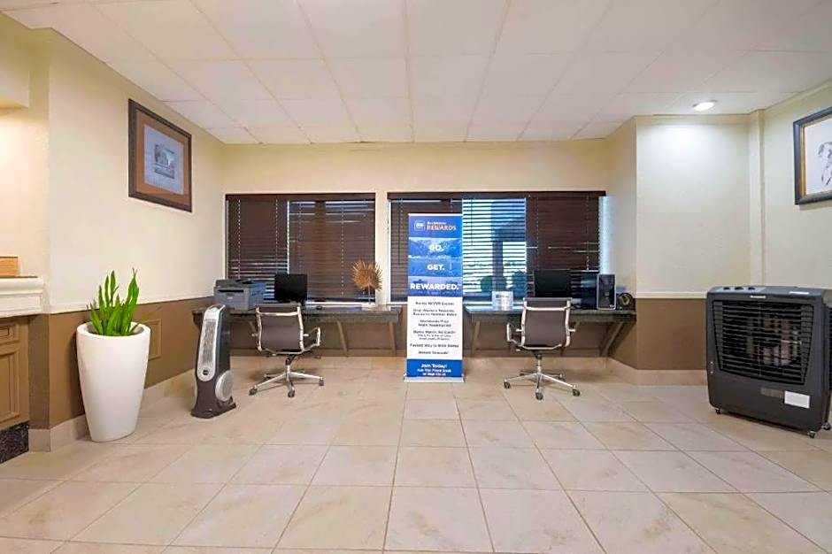 Surestay Plus Hotel by Best Western Lawton