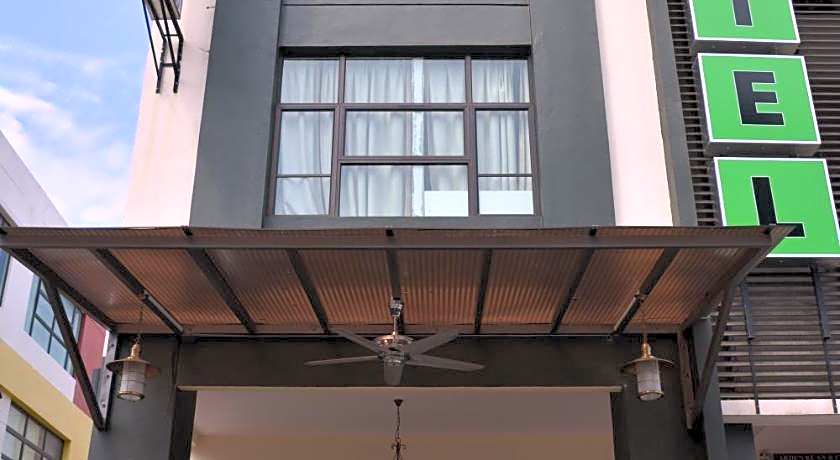 Putra One Avenue Hotel