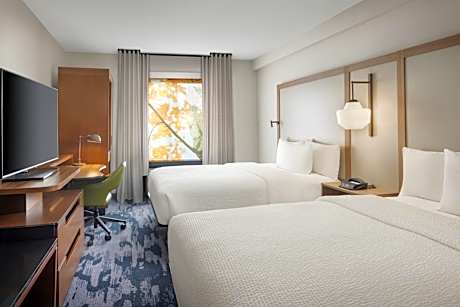 Double Room with Two Double Beds and Adapted Tub - Mobility Accessible