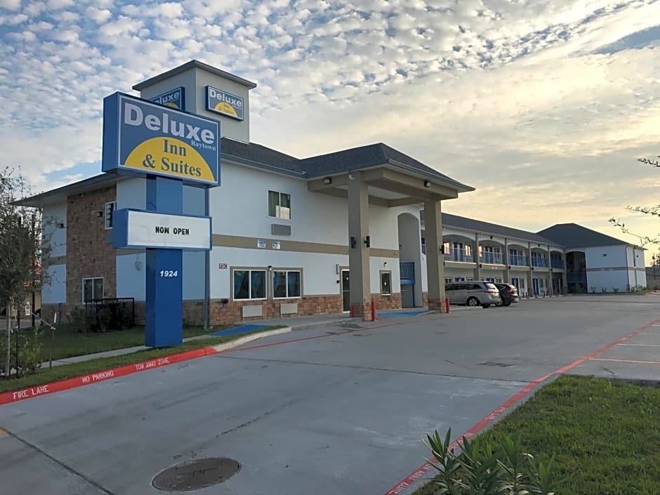 Deluxe Inn & Suites - Baytown