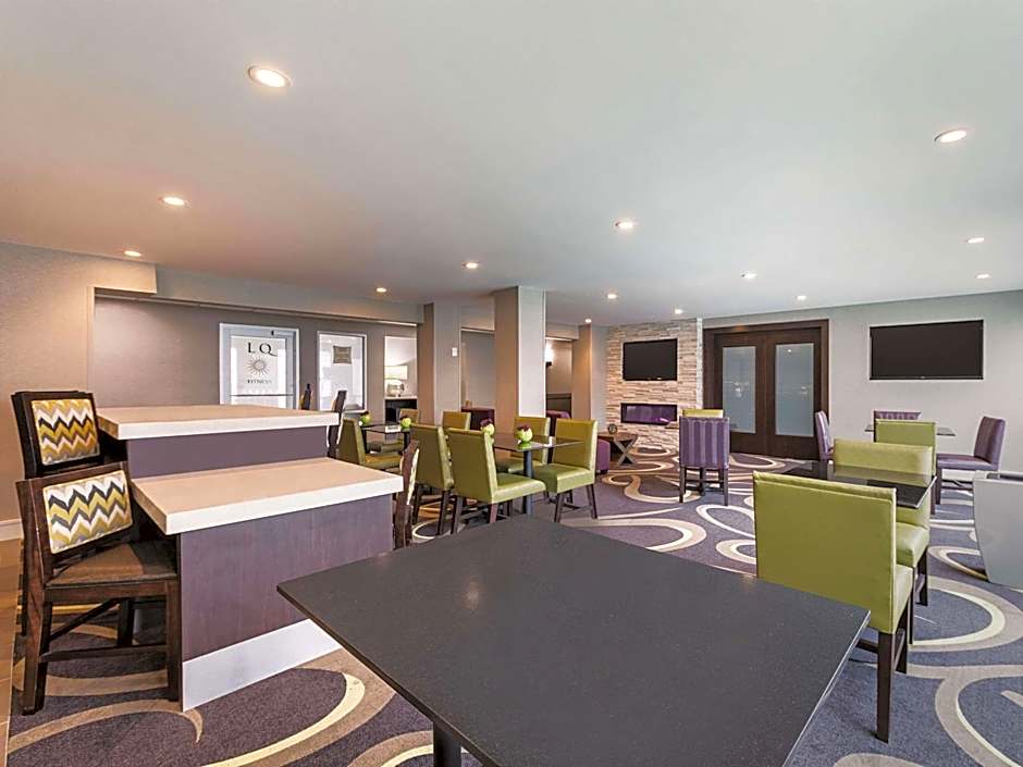 La Quinta Inn & Suites by Wyndham Austin Round Rock