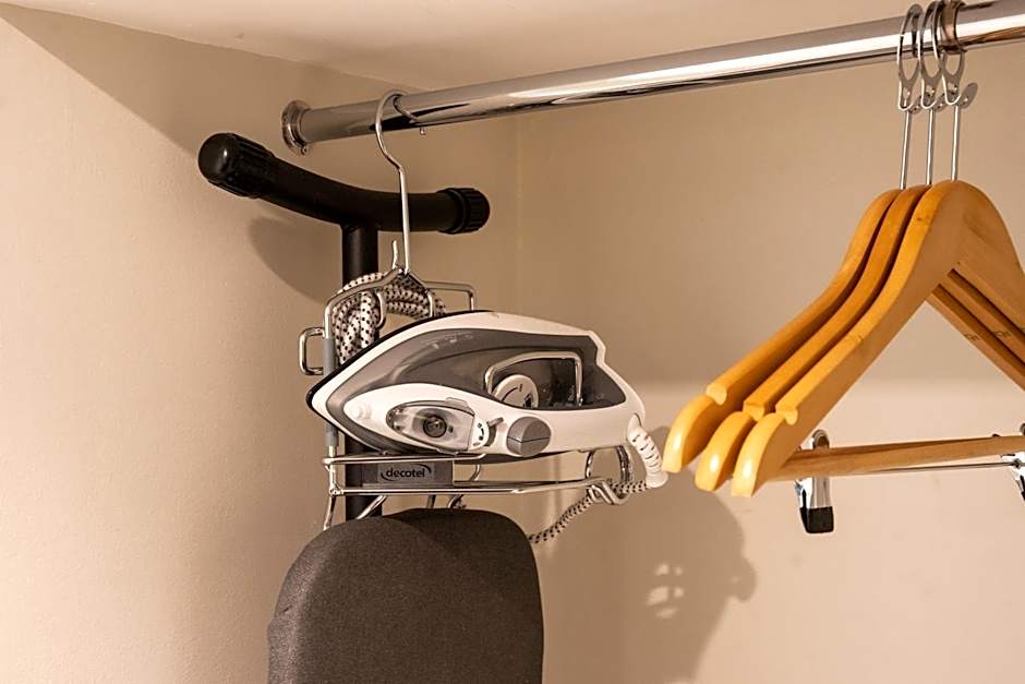 Almondsbury Inn & Lounge