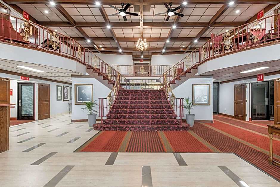 Econo Lodge Truman Inn