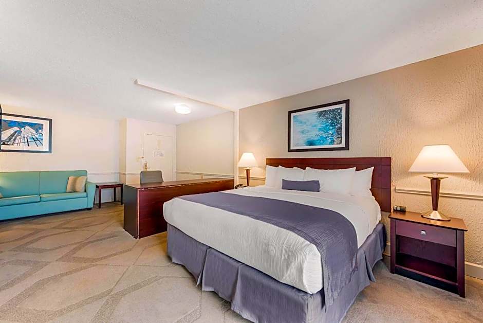 The Blu Hotel Blue Ash Cincinnati, an Ascend Collection Hotel