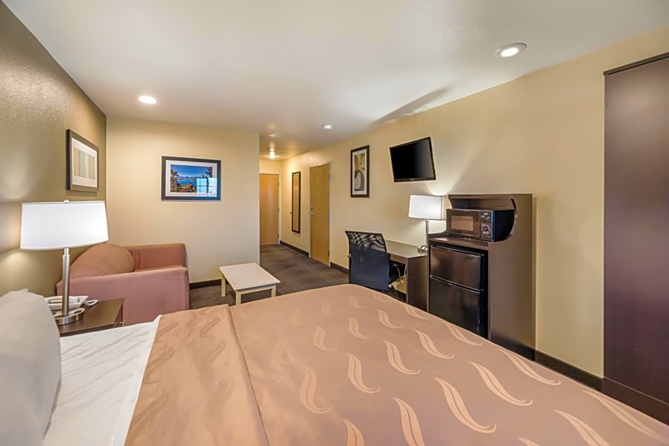 Quality Inn & Suites near NAS Fallon